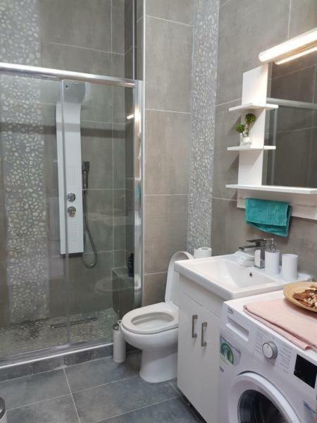 Kristina Family Home Nea Iraklia Bagian luar foto