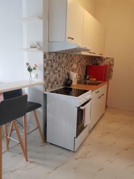Kristina Family Home Nea Iraklia Bagian luar foto
