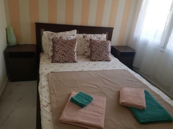 Kristina Family Home Nea Iraklia Bagian luar foto